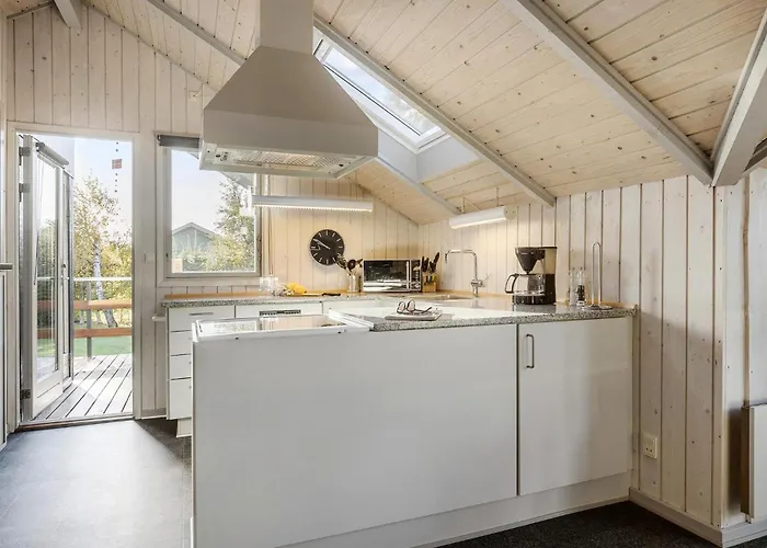 2 Bedroom Stunning In *